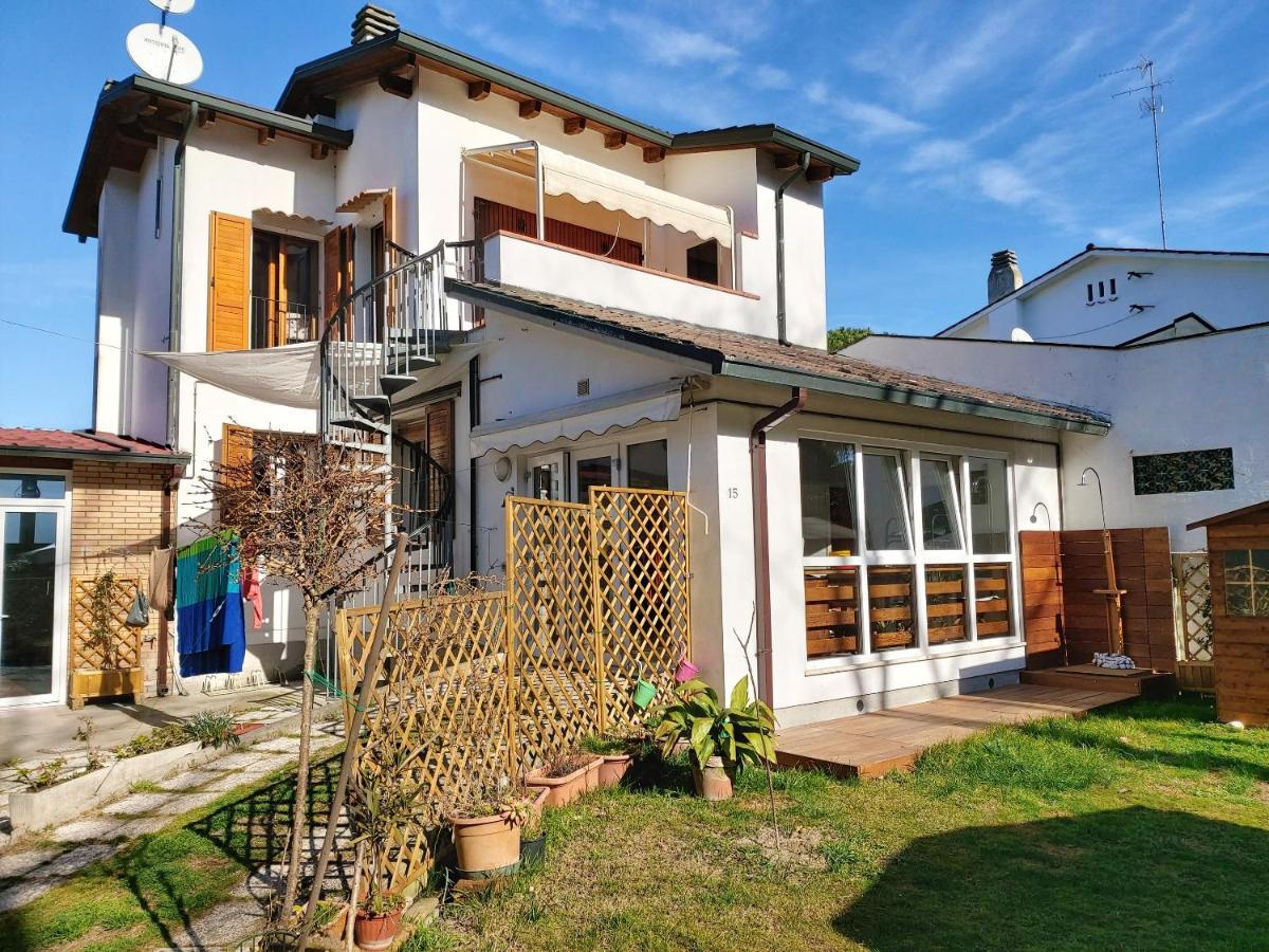 Charming House In Marina Di Ravenna With Fenced Garden Villa Bagian luar foto